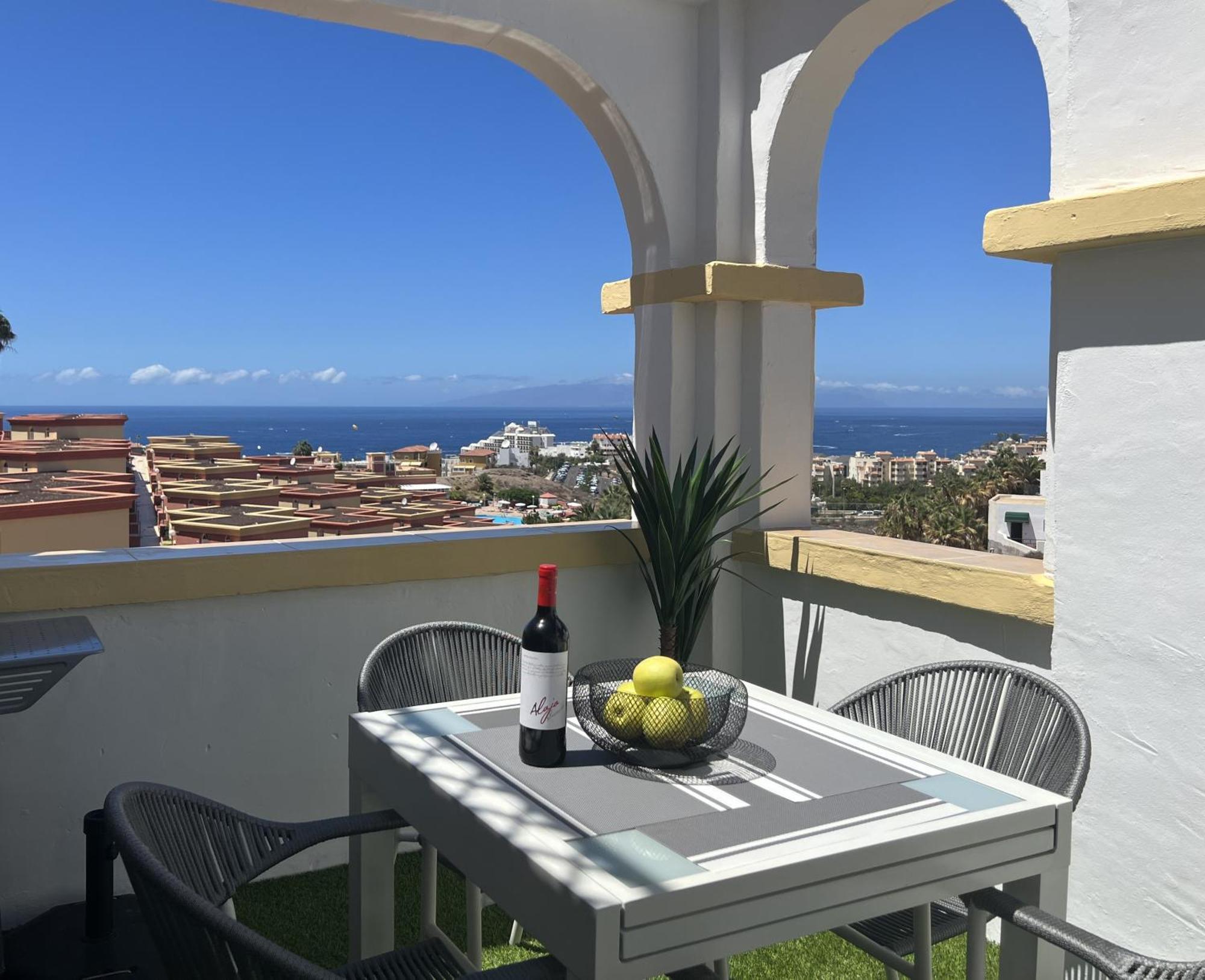 Paulmarie Apartment Ocean View In Windsor Park アデヘ エクステリア 写真